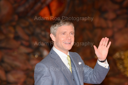 Martin Freeman (Bilbo Beutlin). Note the dragon's eye staring down at him.