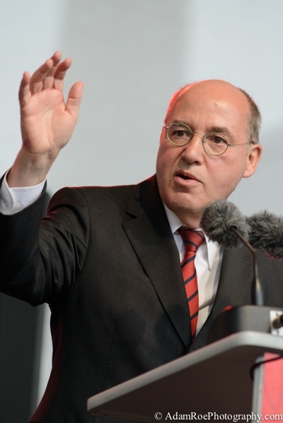 Gregor Gysi, The Left's candidate for chancellor, speaks to supportors in Berlin