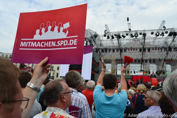 The SPD's 150th birthday party opened the election season for them in front of the Brandenburger Gate