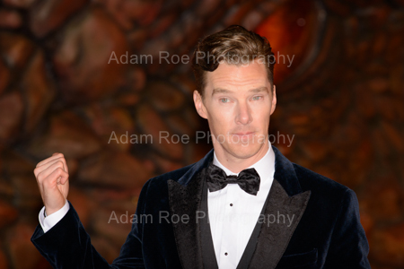 Benedict Cumberbatch who plays Smaug the Dragon, thumbing towards him