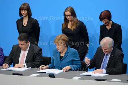 The party heads sign the Coalition Contract of the 18th German Parliament