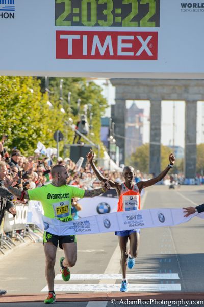 Wilson Kipsang crossing the finish line at the 2013 Berlin Marathon